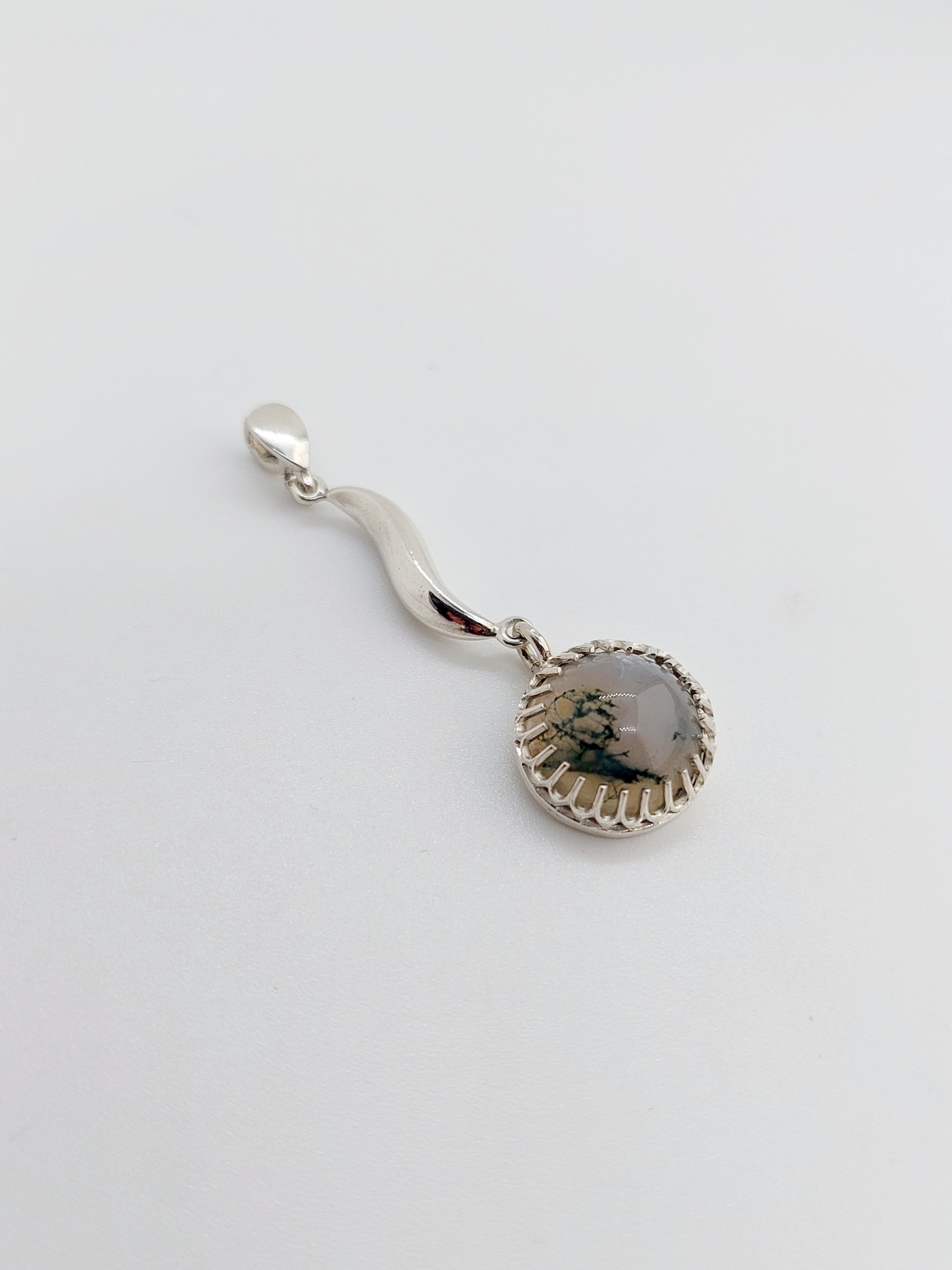 Okouzlující mechový achát - Ag přívěsek VLNA