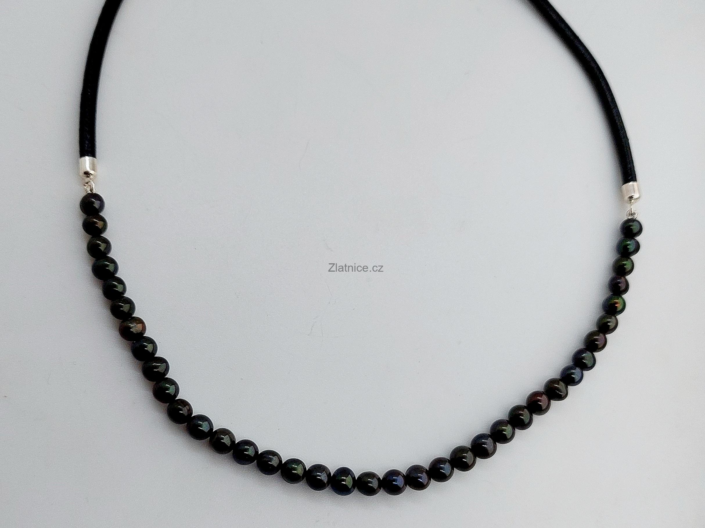 "UNI" kožený náhrdelník s černými perlami, Ag