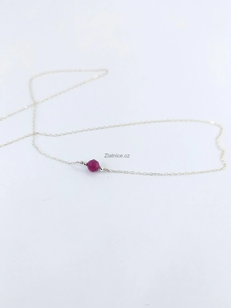 Řetízek minimalistický stříbrný s rubínem