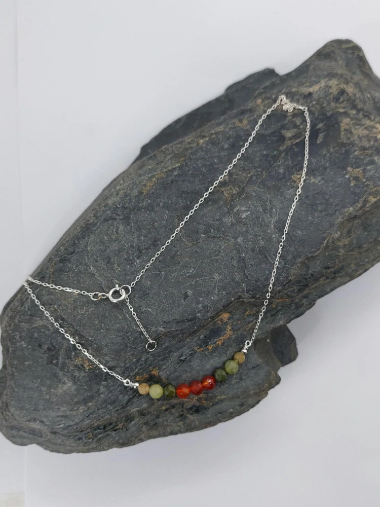 Řetízek s karneoly a turmalíny Ag 925