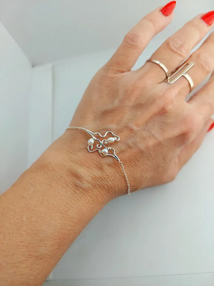 "JARO" stříbrný autorský náramek s perlami