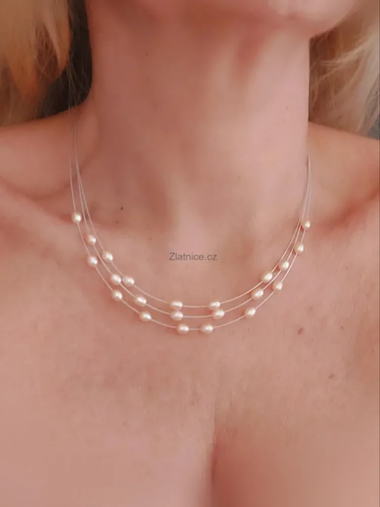 "KAPKY ROSY" Modelový náhrdelník pudrové perly, Ag