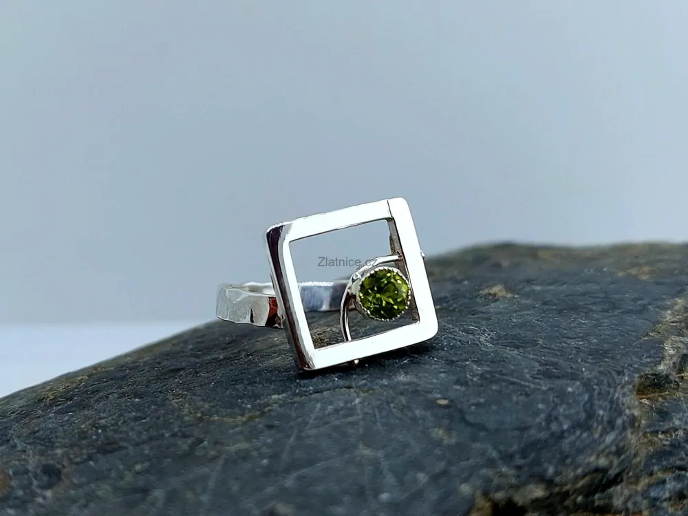 "EVEL" Originální prsten s vltavínem, stříbro