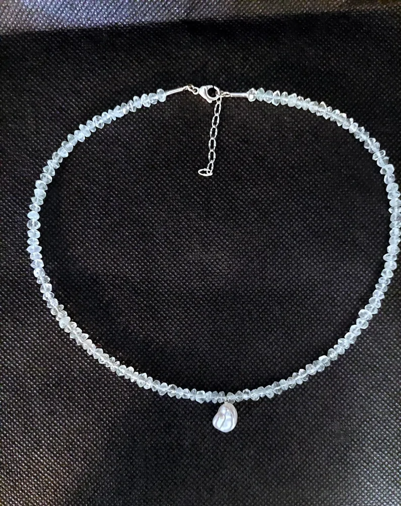 AQUA" Náhrdelník s akvamarínem a barokní perlou, stříbro 