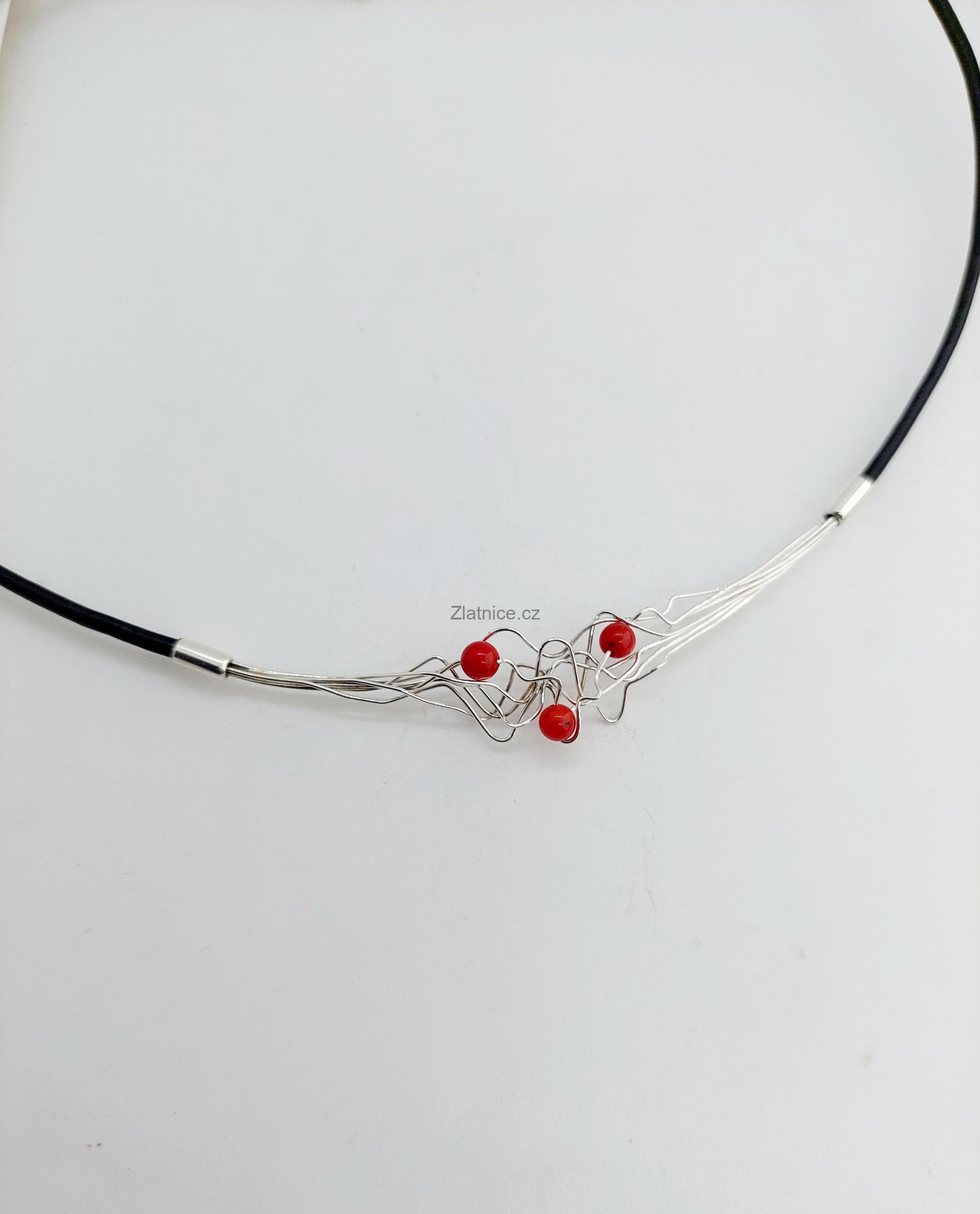 "SIPI"Art kožený náhrdelník s pravým korálem, Ag