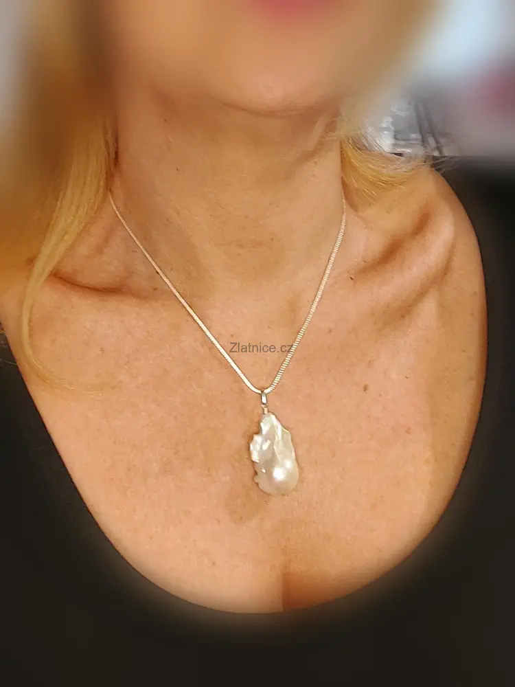 ROJA Unikátní perla na řetízku - stříbro