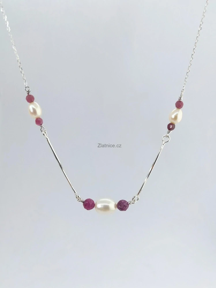 Řetízek sladkovodní perly a rubíny, Ag 925
