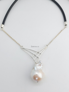 Modelový dámský náhrdelník Ag s raritní perlou