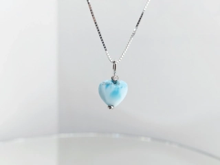 "LOVE"přívěsek pravý larimar, bílé Au, briliant