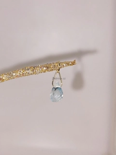 "KAPKA ŠTĚSTÍ" Přívěsek modrý topaz, zlato 14Kt