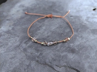 Jemný hedvábný náramek ALMI diamant Herkimer